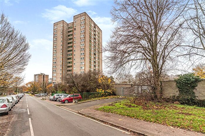 2 Bedroom Flat For Sale In Brent Court, Silam Road, Stevenage, Hertfordshire, SG1