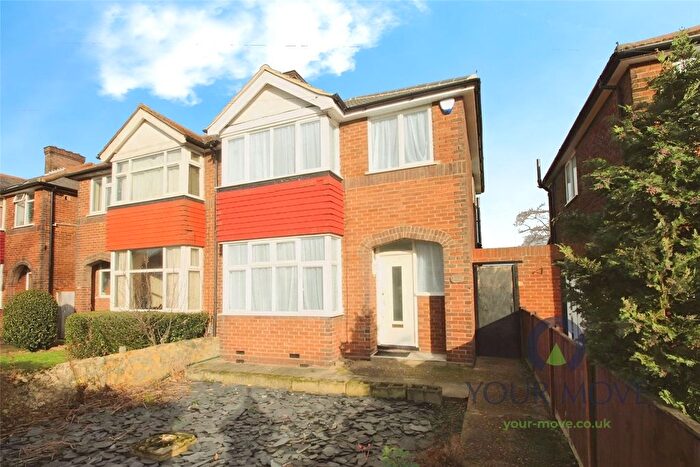 3 Bedroom Semi-Detached House To Rent In London Road, Bedford, Bedfordshire, MK42