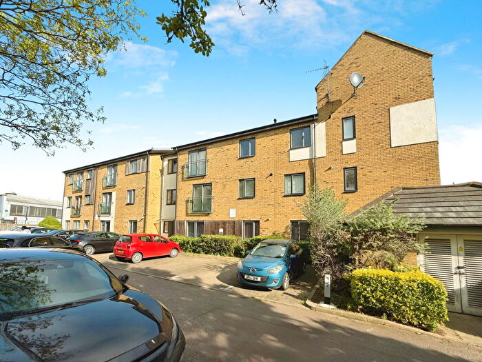 2 Bedroom Flat To Rent In Salisbury Road, Dartford, DA2