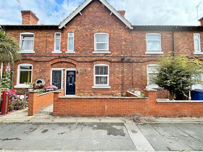 2 Bedroom Terraced House For Sale In John Street, Selby, YO8