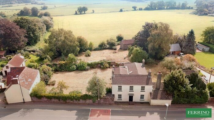 4 Bedroom Detached House For Sale In High Street, Aylburton, Lydney, Gloucestershire., GL15