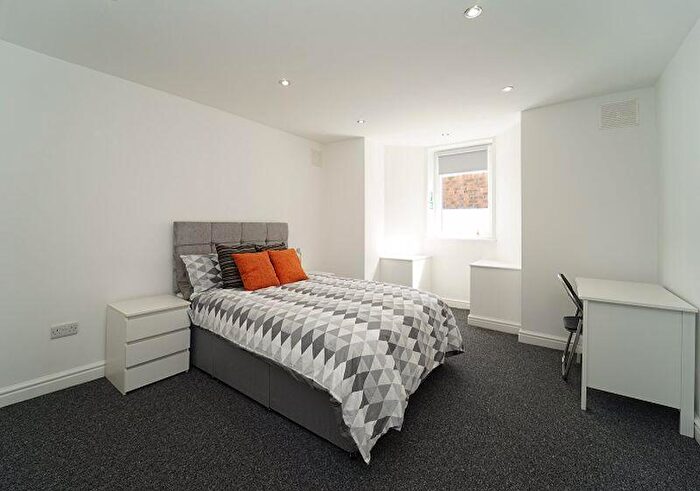 2 Bedroom Flat To Rent In Alexandra Road, Leeds, LS6