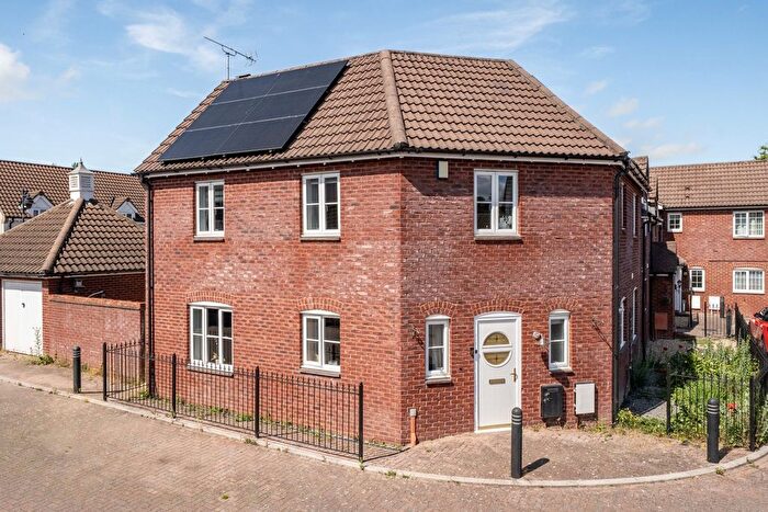 4 Bedroom Semi Detached House For Sale In Lower Meadow, Ilminster, TA19