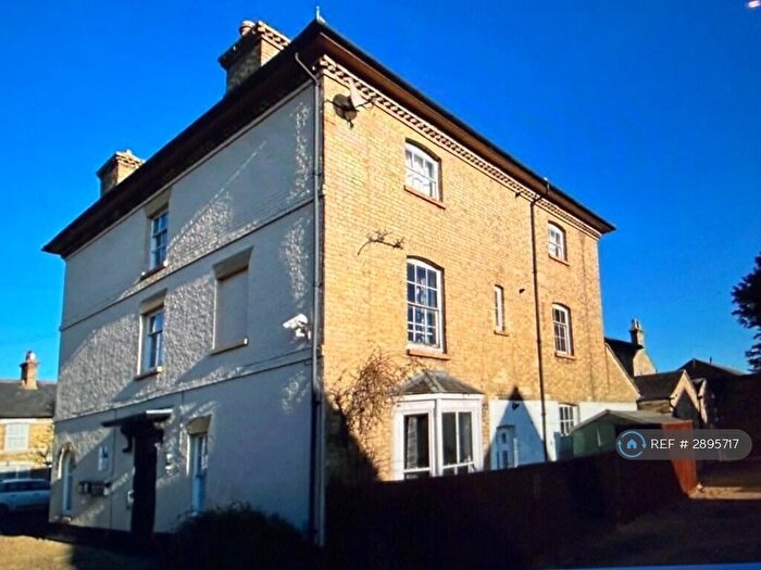 1 Bedroom Flat To Rent In High Street, Huntingdon, PE28