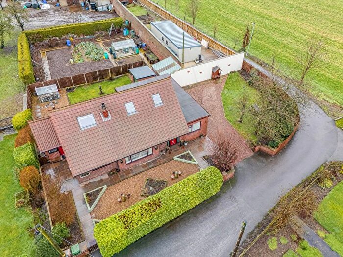 4 Bedroom Detached Bungalow For Sale In New Road, Old Snydale, Pontefract, WF7