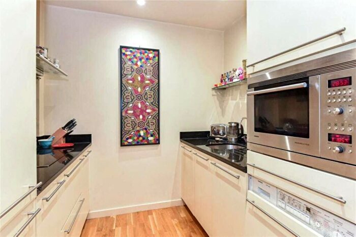 1 Bedroom Flat For Sale In Hosier Lane, Farringdon, London, EC1A