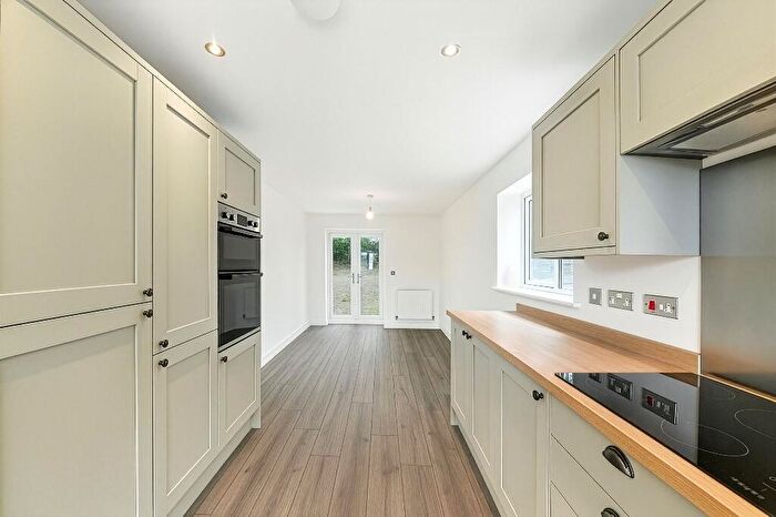 4 Bedroom Detached House For Sale In Delf Hill, Rastrick, HD6