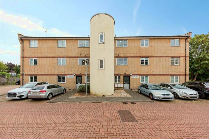 2 Bedroom Apartment To Rent In Lambkins Mews, Walthamstow, E17