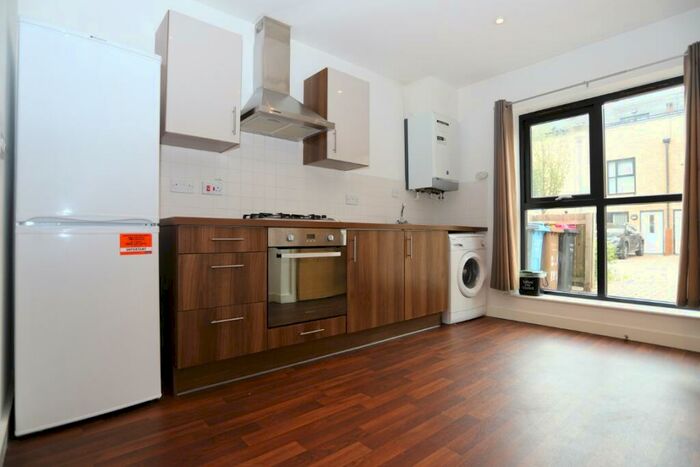 3 Bedroom House To Rent In Ordsall Salford, M5