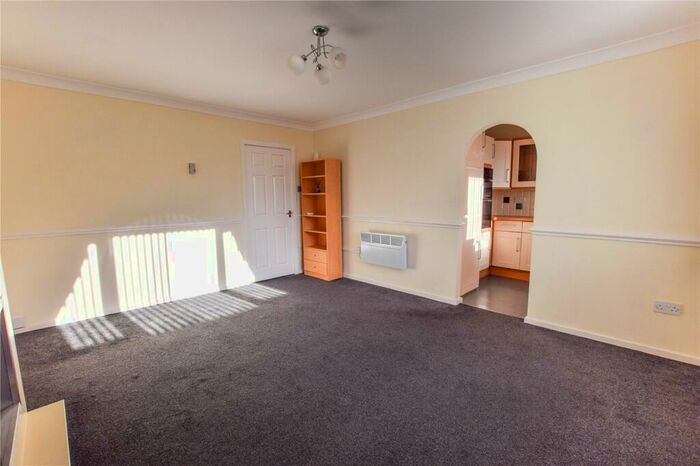 2 Bedroom Flat To Rent In Cholmondeley Road, Salford, Greater Manchester, M6