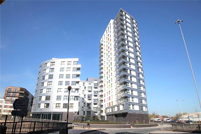 2 Bedroom Flat To Rent In Hewitt, Alfred Street, Reading, Berkshire, RG1