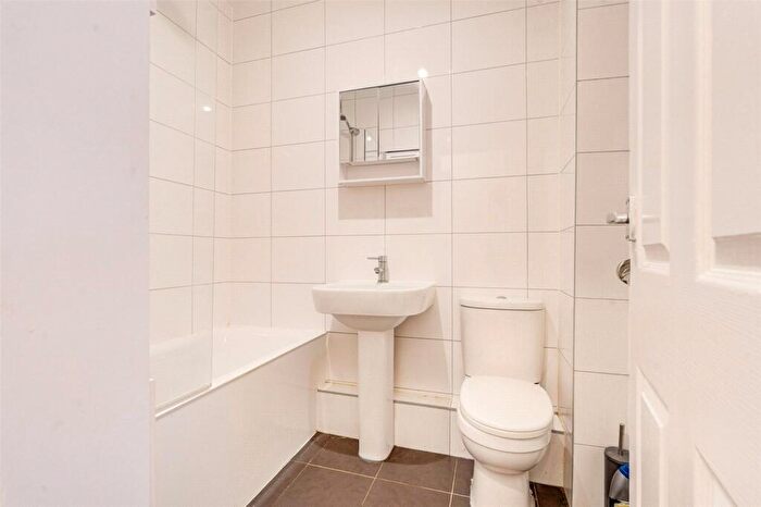 1 Bedroom Flat To Rent In Selden Lane, Worthing, West Sussex, BN11