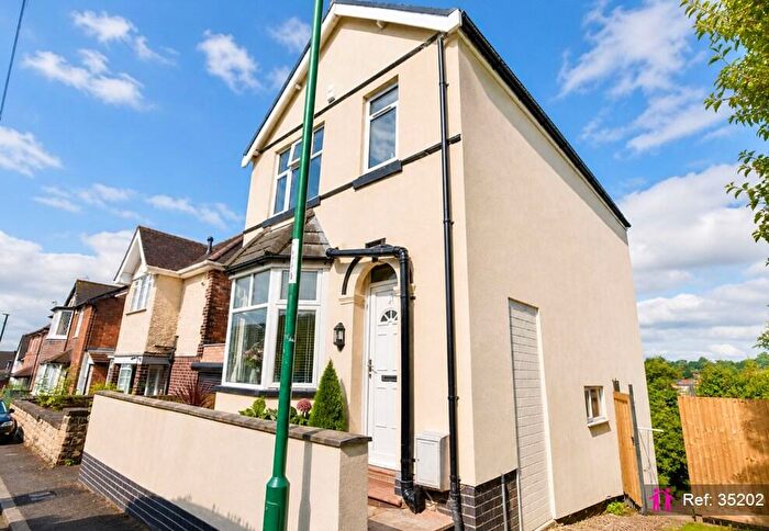 4 Bedroom Detached House For Sale In Thorneywood Mount, Nottingham, NG3