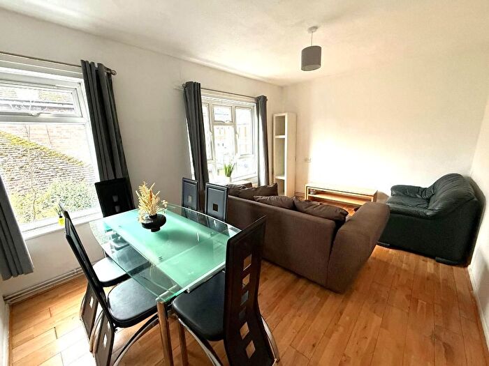 1 Bedroom Flat For Sale In Great Northern Road, Dunstable, Bedfordshire, LU5