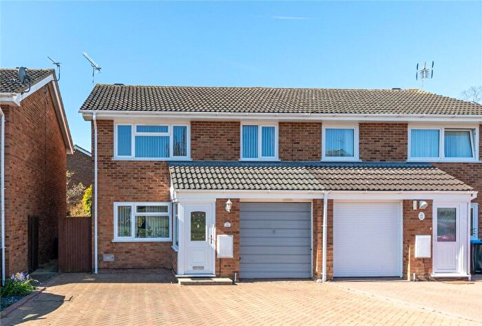 3 Bedroom Semi Detached House For Sale In Glenwoods, Newport Pagnell, Buckinghamshire, MK16