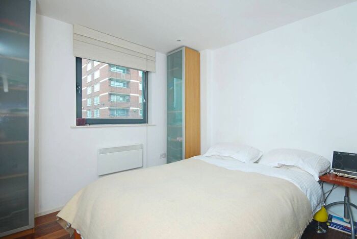 1 Bedroom Flat For Sale In Devonport Street, Limehouse, London, E1