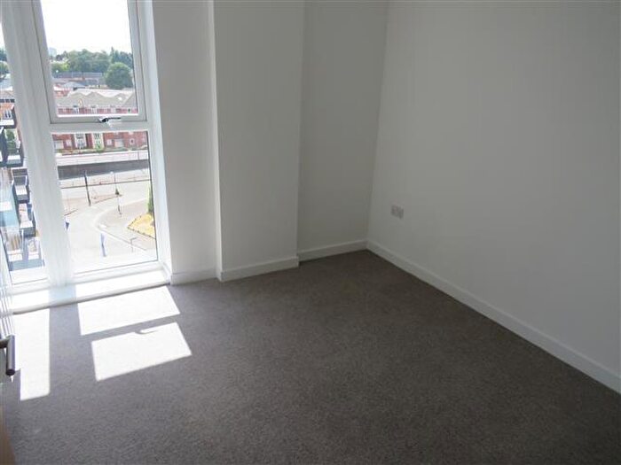 2 Bedroom Apartment To Rent In Bell Barn Road, Birmingham, B15