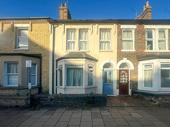 1 Bedroom Apartment To Rent In Devonshire Road, Cambridge, CB1