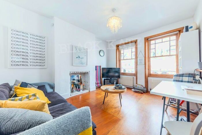 2 Bedroom Flat To Rent In Glebe Road, London, N8