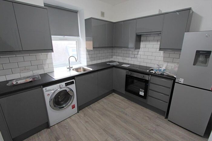 2 Bedroom Flat To Rent In A (Flat B) Camden High Street, Camden, NW1