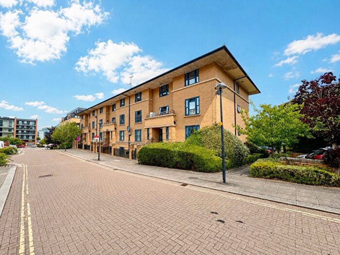 1 Bedroom Flat For Sale In North Third Street, Milton Keynes, MK9