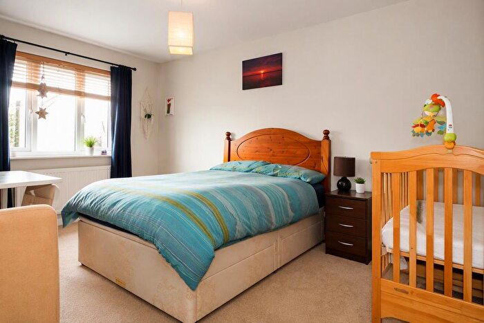 2 Bedroom Semi Detached House To Rent In Hilldale Road, Sutton, SM1