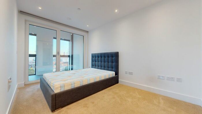 2 Bedroom Flat To Rent In Conquest Tower, Southwark, SE1