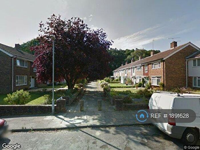 Studio To Rent In Epping Walk, Crawley, RH10