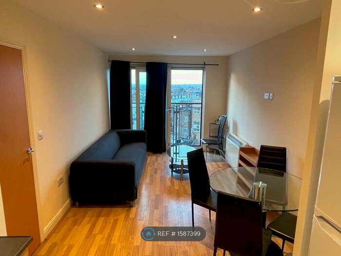 1 Bedroom Flat To Rent In City Gate House, Ilford, IG2