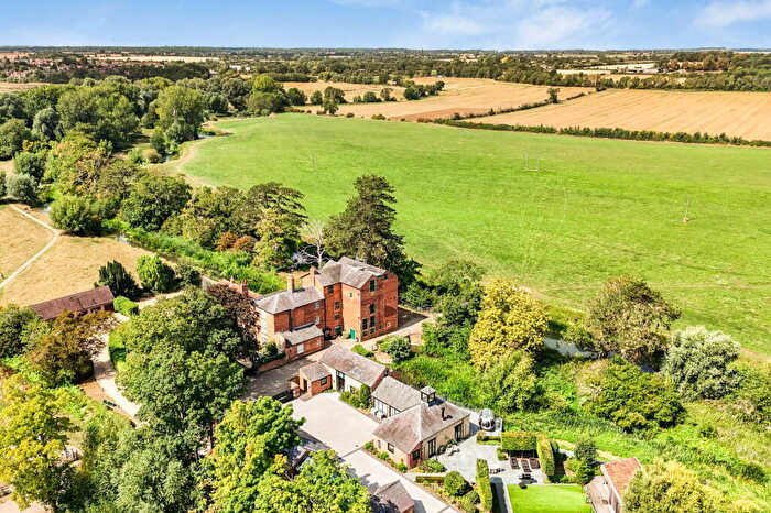 2 Bedroom Apartment For Sale In Watermill Lane, Wolverton Mill, MK12
