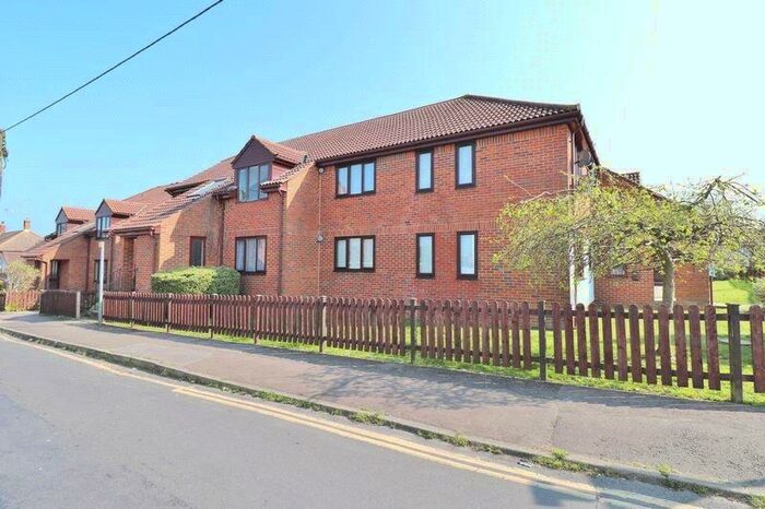 1 Bedroom Apartment To Rent In West Street, Burgess Hill, West Sussex, RH15