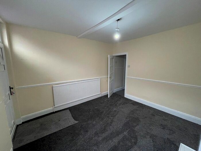 4 Bedroom Terraced House To Rent In Wheldrake Road, Sheffield, S5