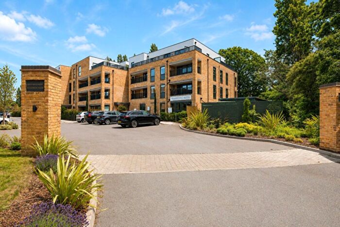 2 Bedroom Apartment For Sale In Oaklands House, Littleworth Road, Esher, KT10