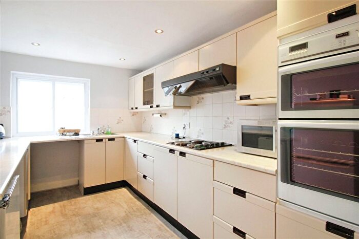 2 Bedroom Flat To Rent In Beech Hill House, Wood Lane, Beech Hill, Reading, RG7