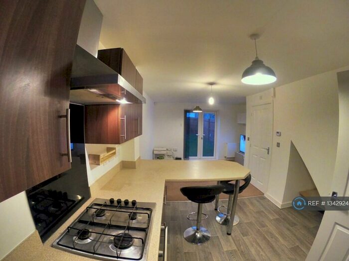 3 Bedroom End Of Terrace House To Rent In Halter Way, Andover, SP11