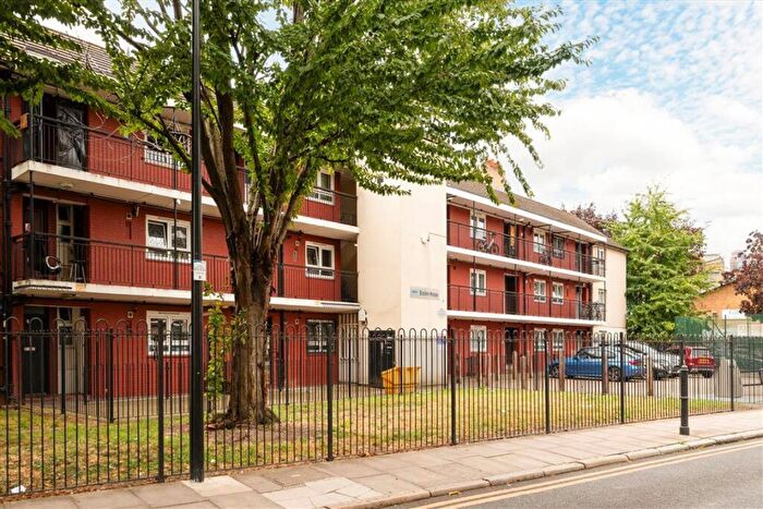 1 Bedroom Flat For Sale In Woodseer Street, Brick Lane, E1