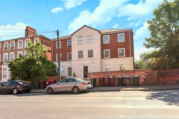 2 Bedroom Maisonette To Rent In Seafield Court, Russell Street, Reading, Berkshire, RG1