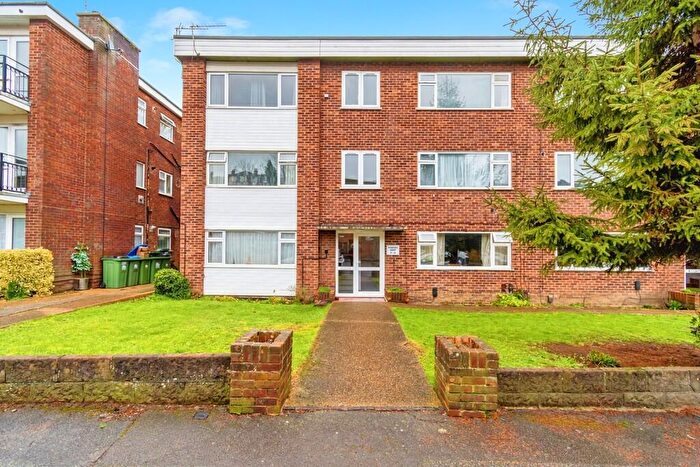 1 Bedroom Flat For Sale In Woodside Road, SO17