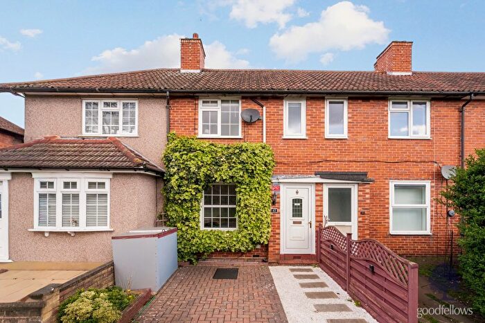 3 Bedroom Detached House To Rent In Revesby Road, Carshalton, SM5