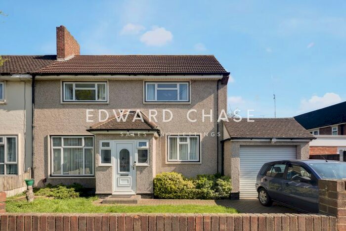 3 Bedroom Semi-Detached House To Rent In Victory Way, Romford, RM7