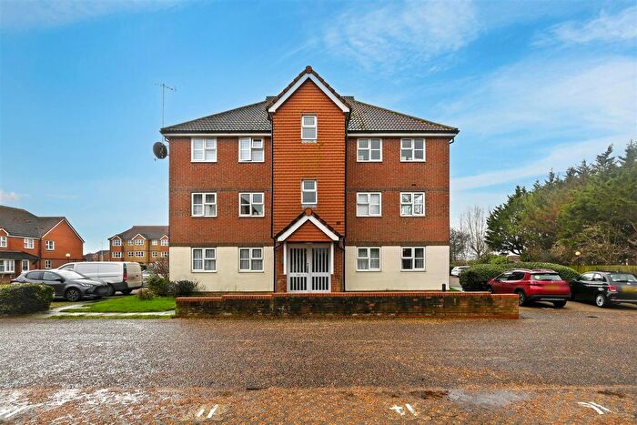 2 Bedroom Flat For Sale In Falmouth Close, Eastbourne, BN23