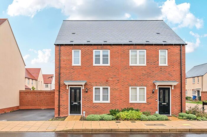 2 Bedroom Semi-Detached House To Rent In Thirsk Road, Bicester, OX26