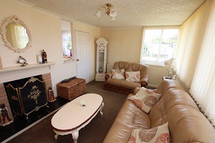 2 Bedroom Bungalow For Sale In Main Road, Humberston Fitties, DN36
