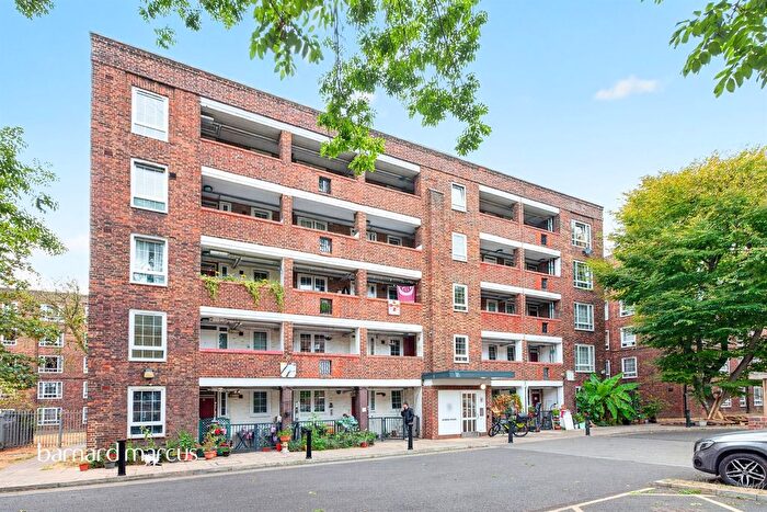 3 Bedroom Flat For Sale In Meadow Road, London, SW8
