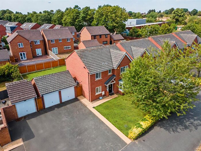 4 Bedroom Detached House To Rent In Park View, Castle Bromwich, Birmingham, B36