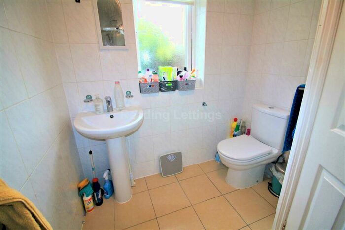 5 Bedroom Terraced House To Rent In Hatherley Road, Reading - Gas Included, RG1
