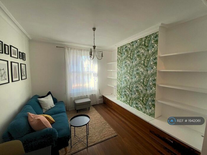 1 Bedroom Flat To Rent In Southolm Street, London, SW11