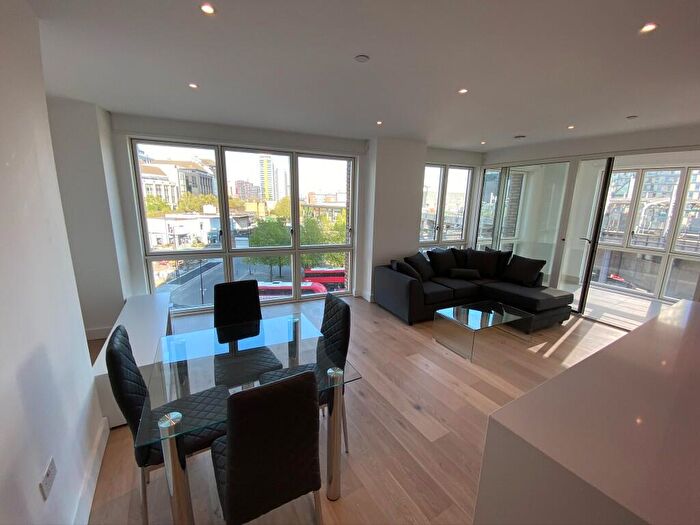 2 Bedroom Apartment To Rent In Arniston Way, London, E14