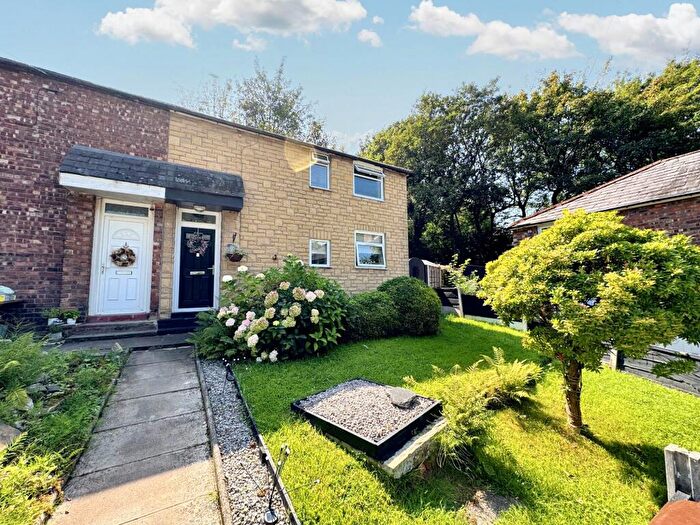 3 Bedroom Semi-Detached House For Sale In The Terrace, Prestwich, M25