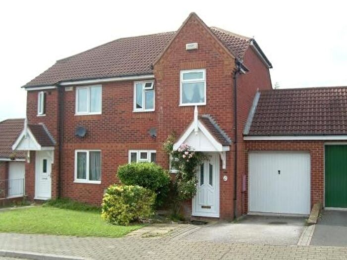 3 Bedroom Semi-Detached House To Rent In Walkhampton Avenue, Bradwell Common, Milton Keynes, Buckinghamshire, MK13